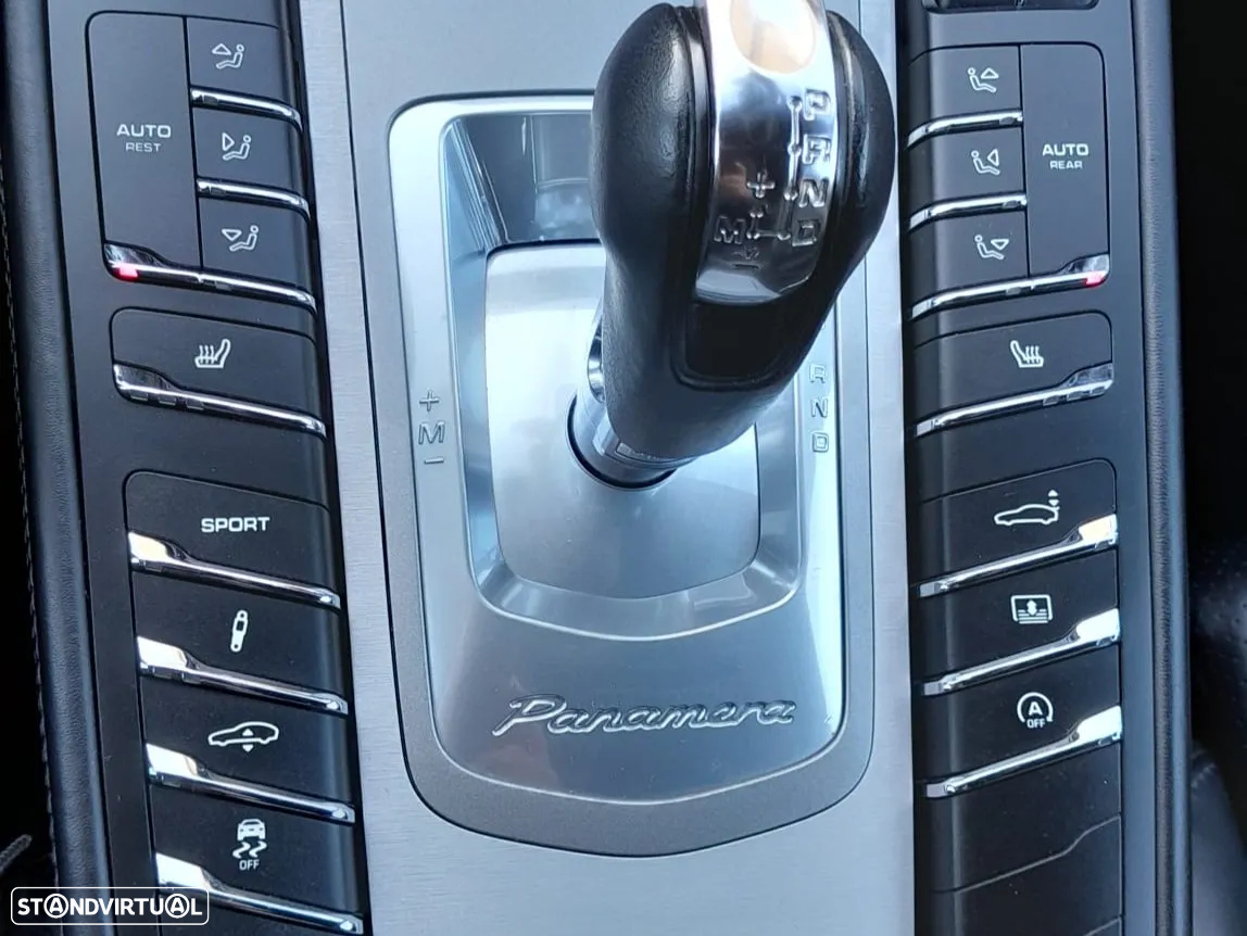 Porsche Panamera Turbo PDK - 20
