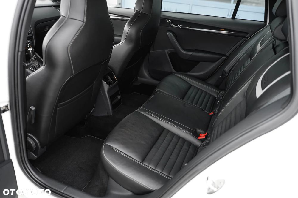 Skoda Octavia 2.0 TDI RS DSG - 15