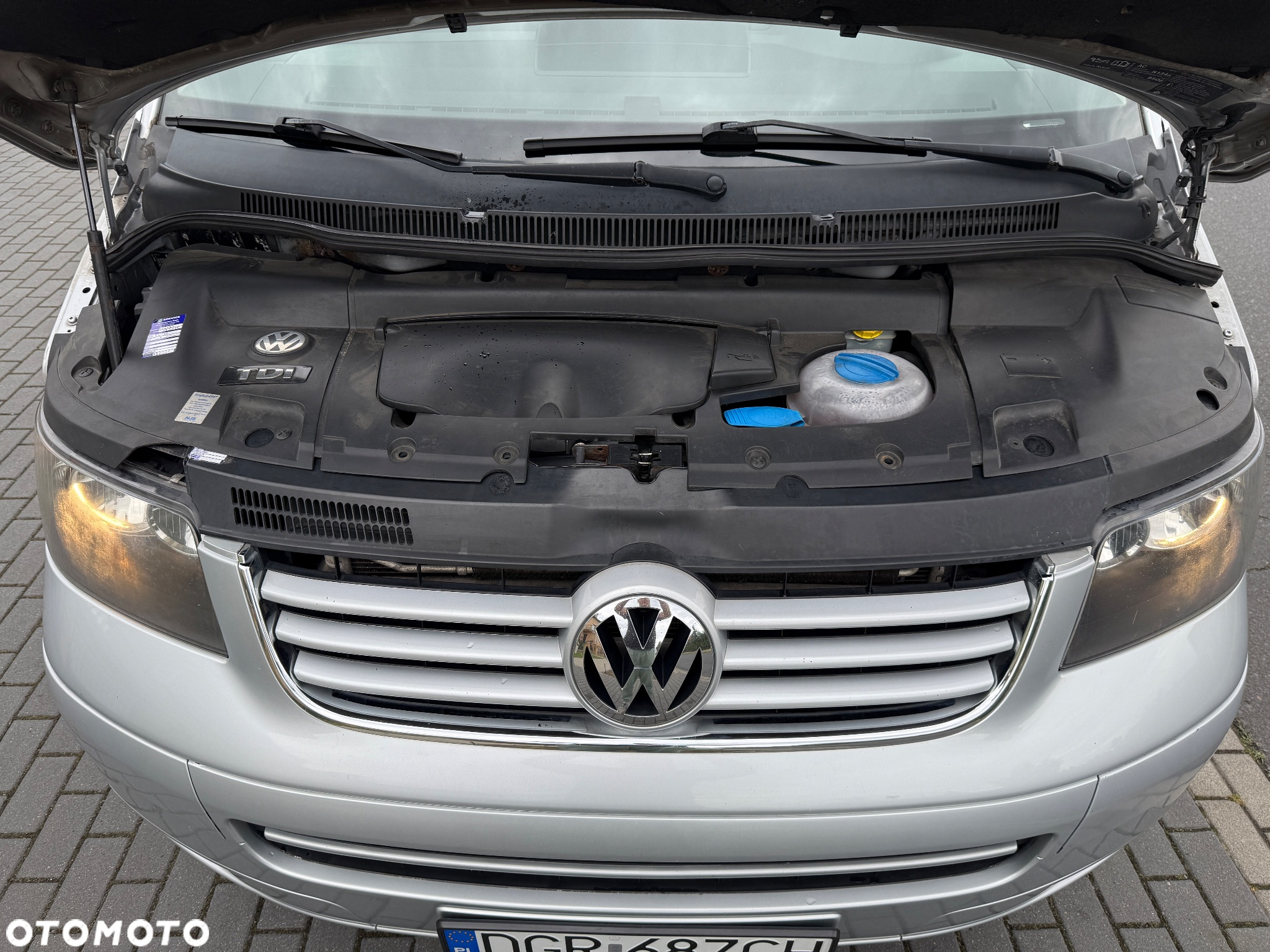 Volkswagen Multivan - 13