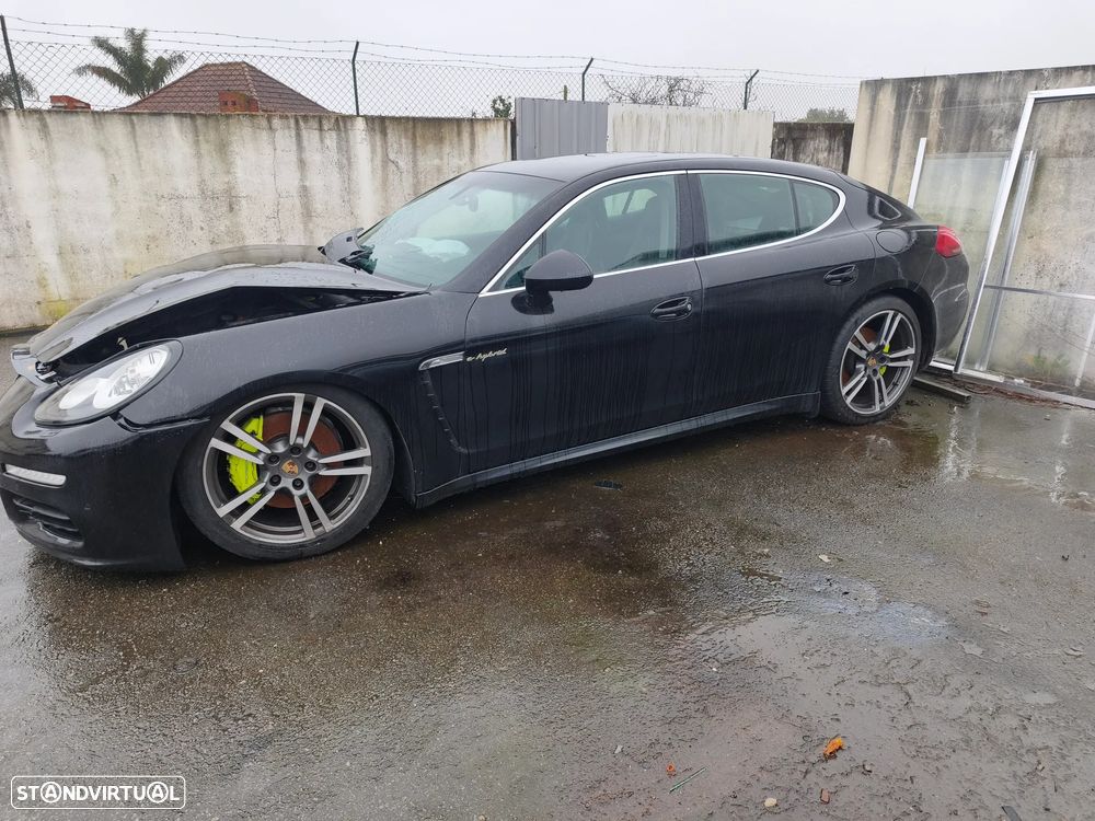 Porsche Panamera - 4
