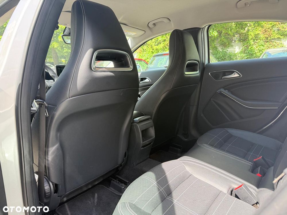 Mercedes-Benz Klasa A 200 (BlueEFFICIENCY) 7G-DCT - 8