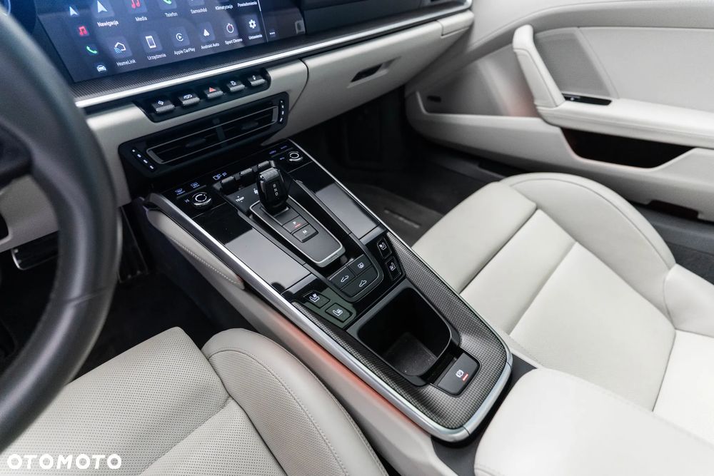 Porsche 911 Carrera 4S - 18