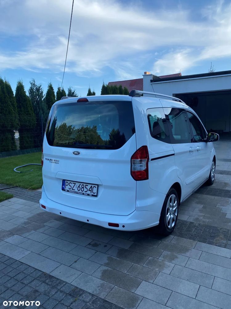 Ford Tourneo Courier 1.5 TDCi Trend - 4