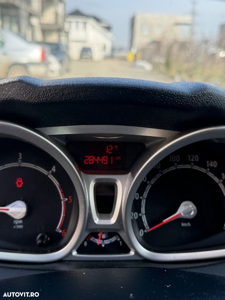 Ford Fiesta 1.6 TDCI Titanium - 10