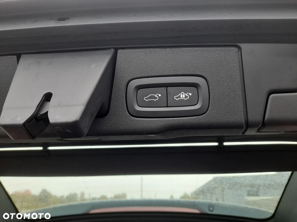 Volvo XC 60 D4 Momentum Pro - 13