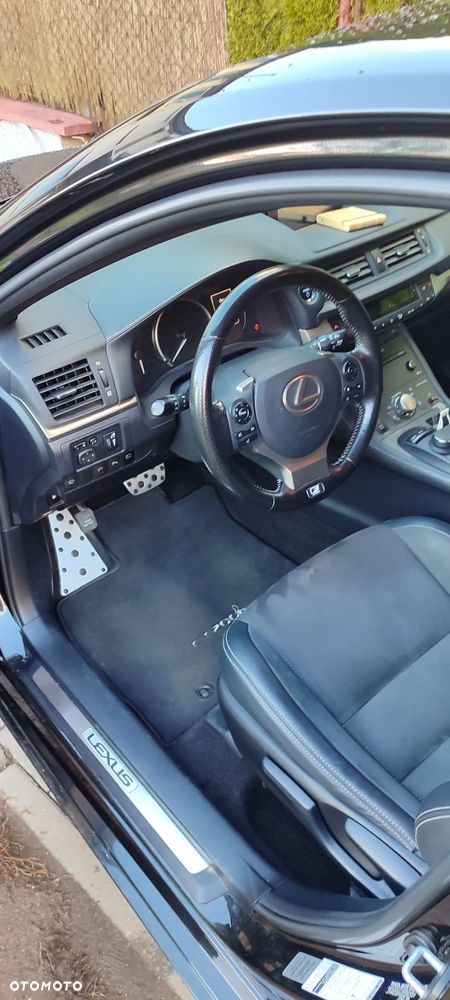 Lexus CT 200h F Sport Edition - 12