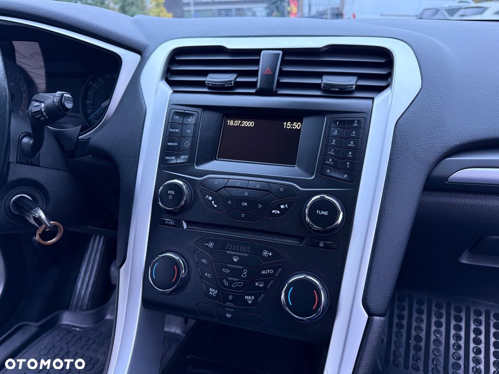 Ford Mondeo - 36