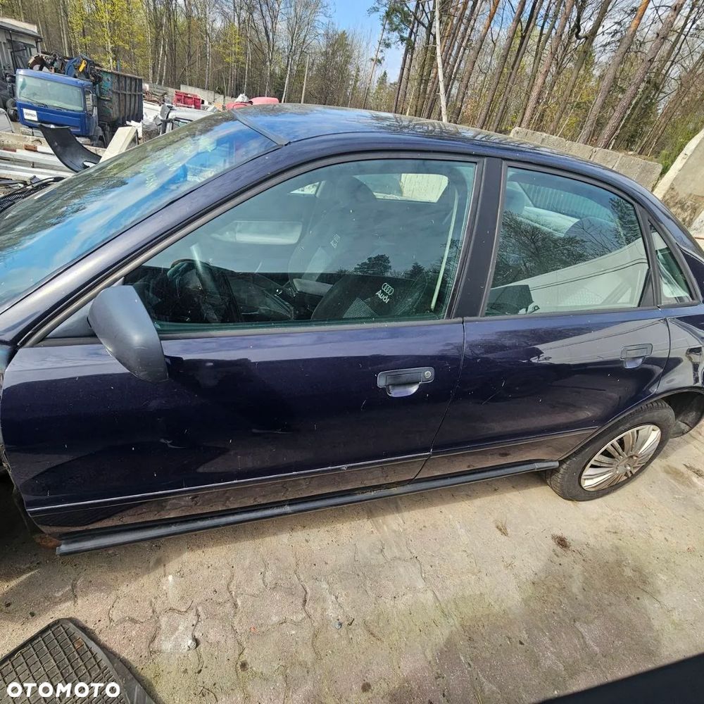 Audi A4 (sedan) 1996r 1,8 B 92 kW/ (kod lak: LY5L) - 7