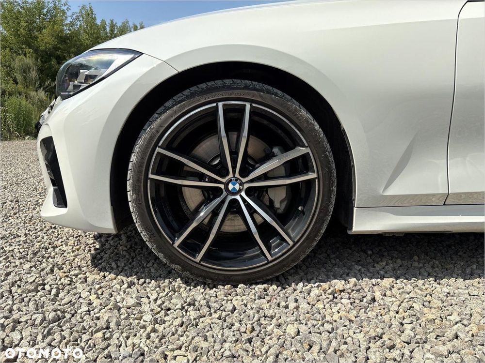 BMW Seria 3 330d M Sport sport - 17