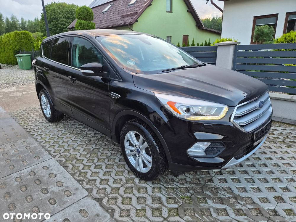 Ford Kuga 1.5 EcoBoost 2x4 Titanium - 16
