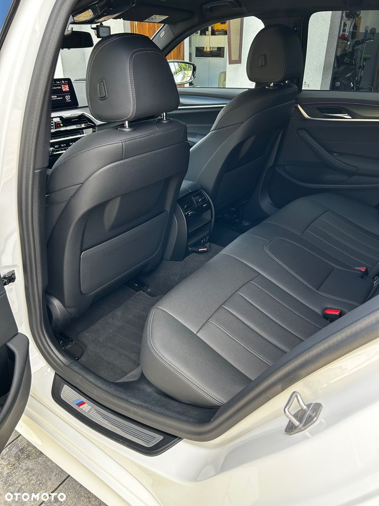 BMW Seria 5 530e M Sport sport - 19