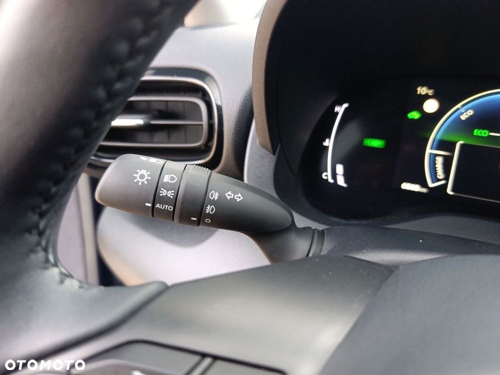 Toyota Yaris Hybrid 1.5 Style - 33