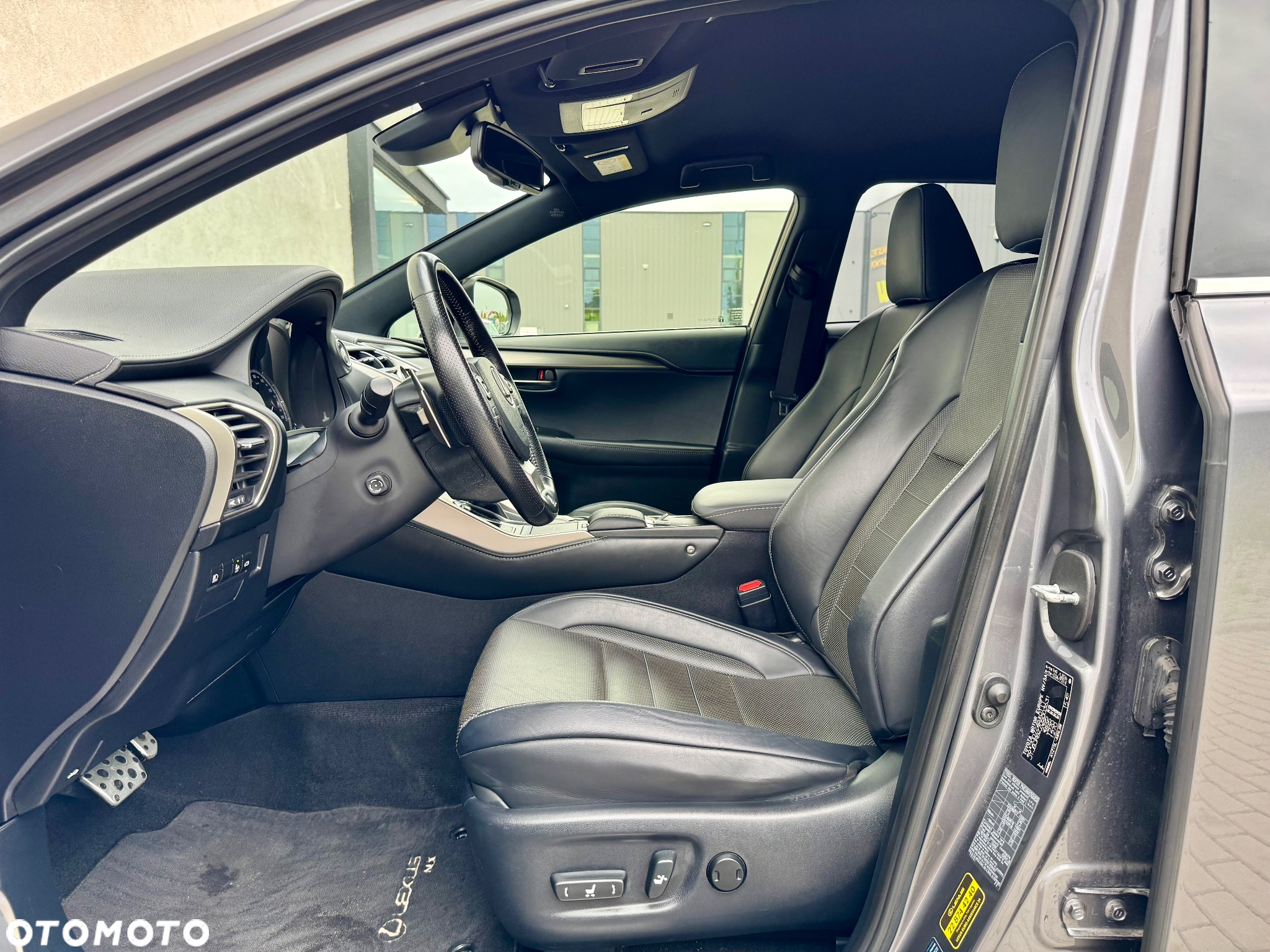 Lexus NX 300h F Sport Edition AWD - 14