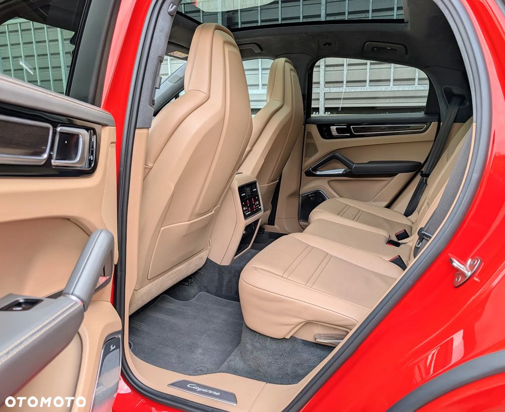Porsche Cayenne - 8
