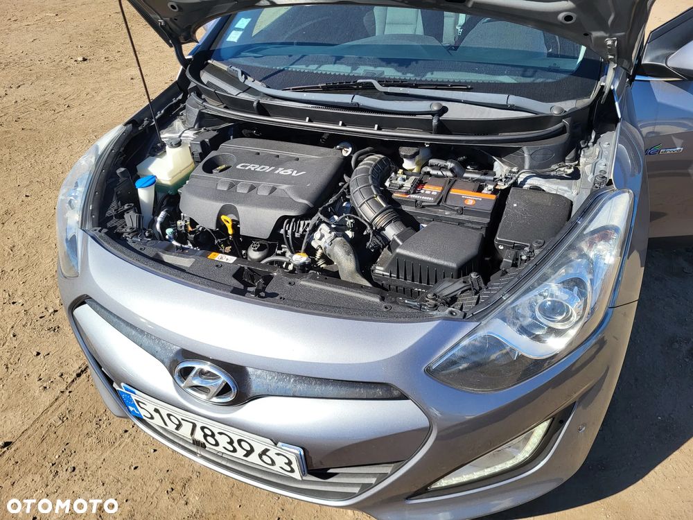 Hyundai i30 blue 1.6 CRDi Trend - 38