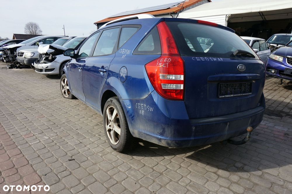 KIA CEED I KOMBI 2008 A8 1.6 CRDI D4FB 90KM S717 GRANATOWY na części - 3
