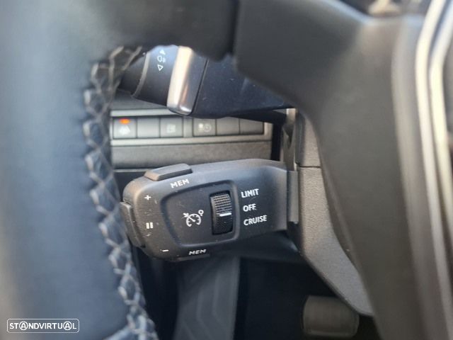 Peugeot 3008 225 e-EAT8 Allure Pack - 28