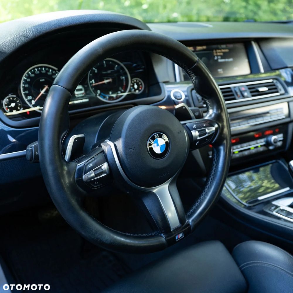 BMW Seria 5 525d xDrive - 2