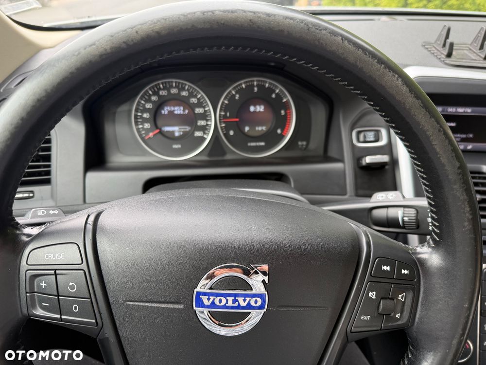 Volvo XC 60 D3 Momentum - 8