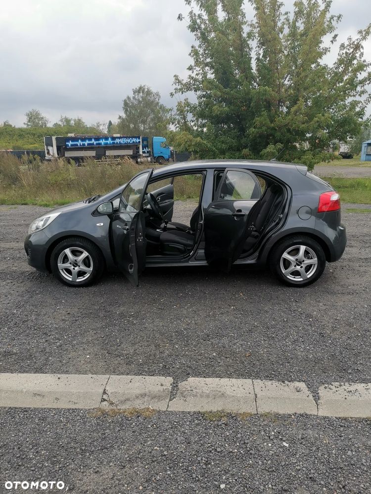 Kia Rio - 20