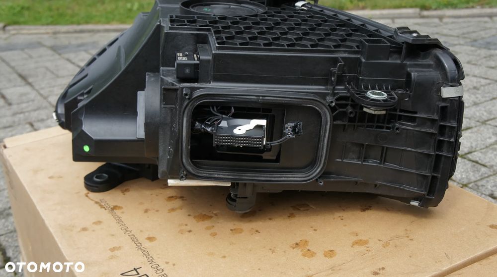 PRZEDNIA PRAWA LAMPA MERCEDES C KLASA W206 LED HIGH PERFORMANCE - 10