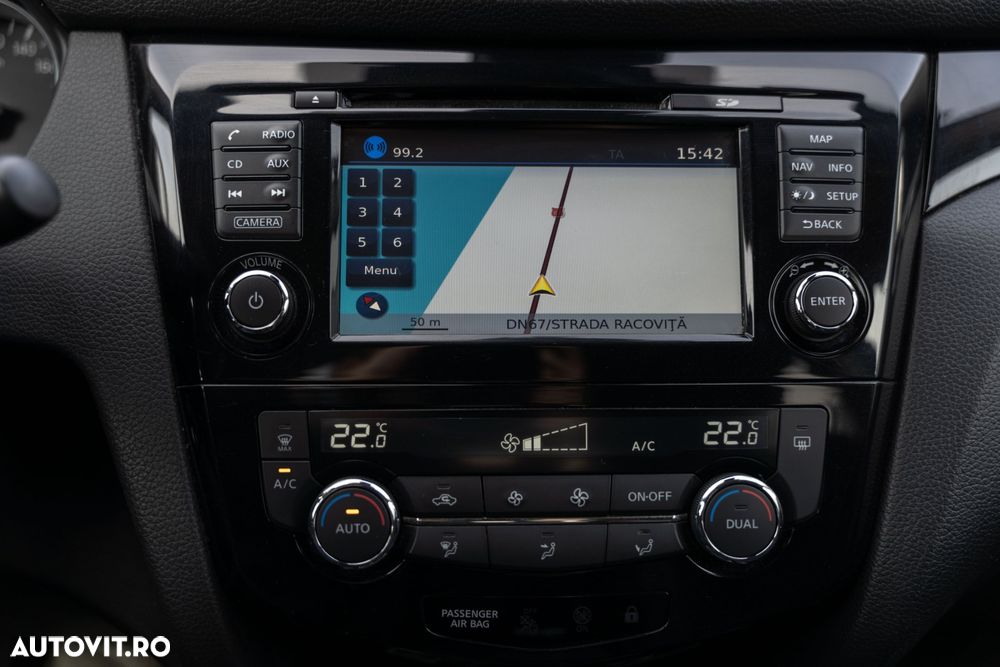 Nissan Qashqai 1.6 DIG-T N-Connecta - 17