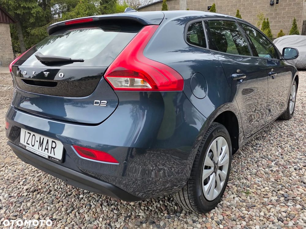 Volvo V40 D2 Momentum - 16
