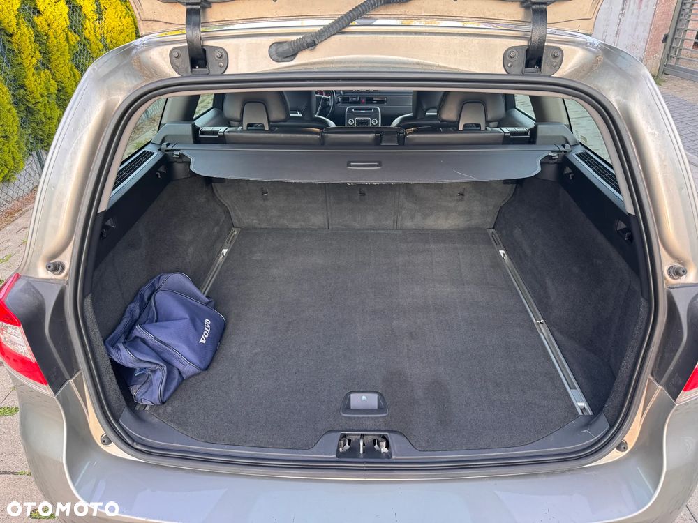 Volvo V70 D4 Drive-E Momentum - 27