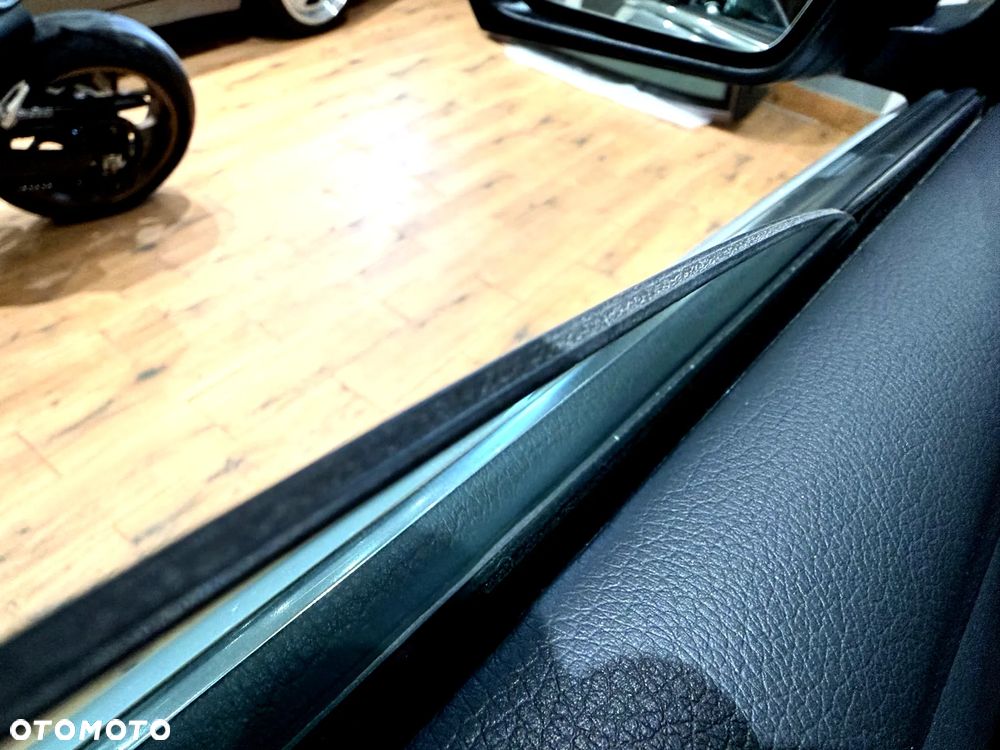 Mercedes-Benz Klasa V 300 d 4-Matic 9G-Tronic Exclusive (d³ugi) - 35