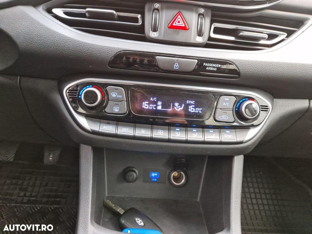 Hyundai i30 Wagon 1.5 110CP M/T Highway - 14