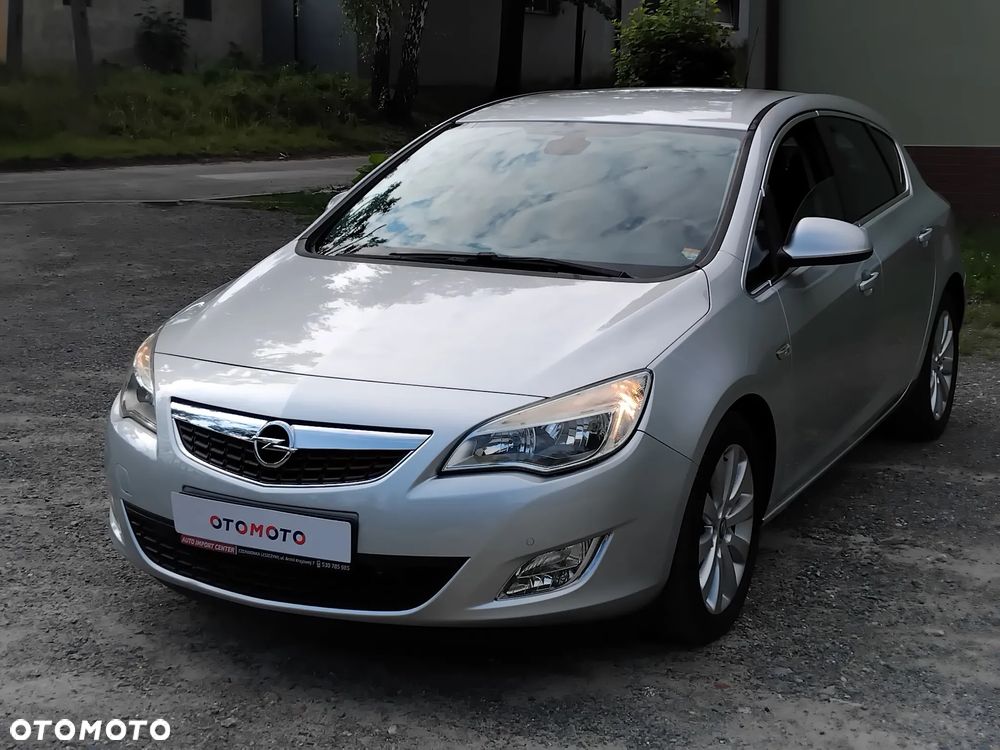Opel Astra 1.4 Turbo 150 Jahre - 20