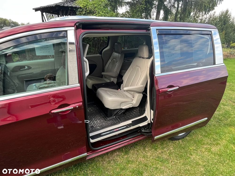 Chrysler Pacifica - 10