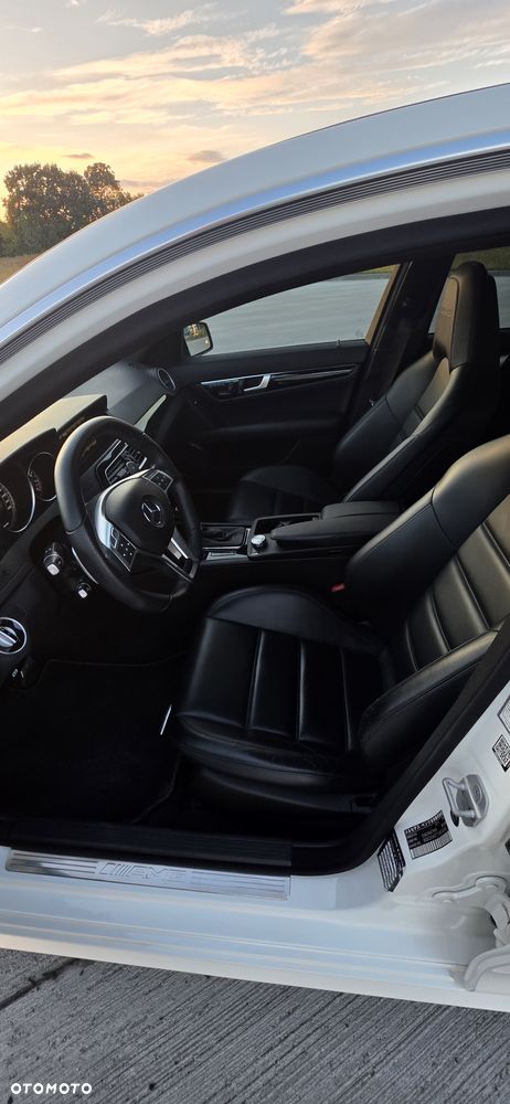 Mercedes-Benz Klasa C 63 AMG - 38