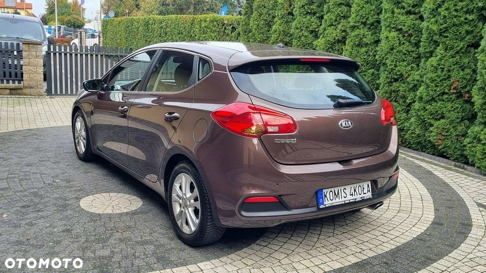 Kia Ceed - 4