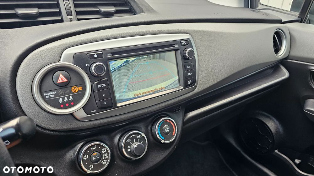 Toyota Yaris 1.0 Premium EU6 - 8