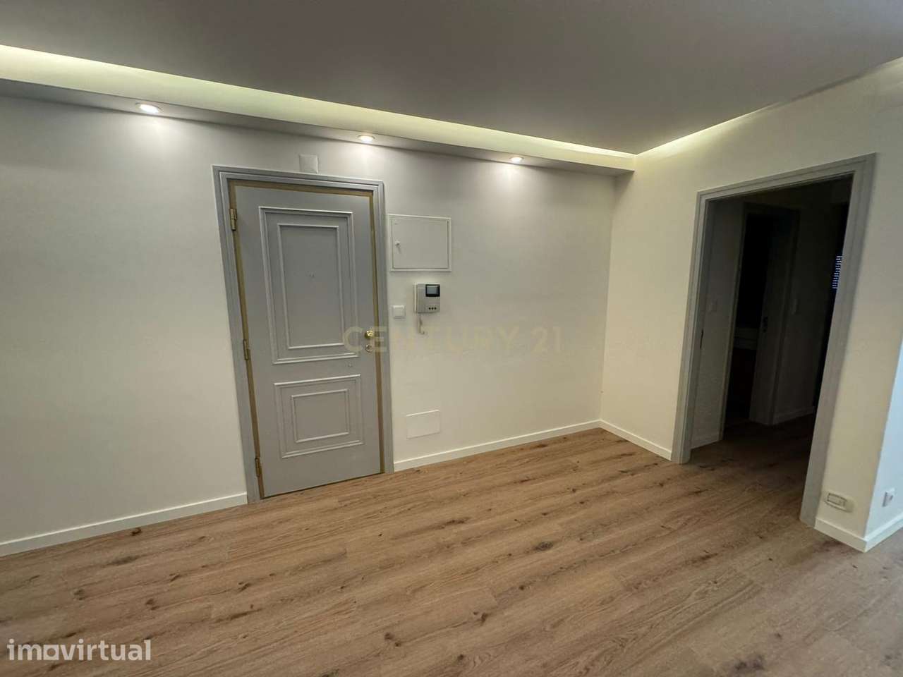 Apartamento Renovado em Carcavelos, Cascais - 3 Quartos - Grande imagem: 4/28