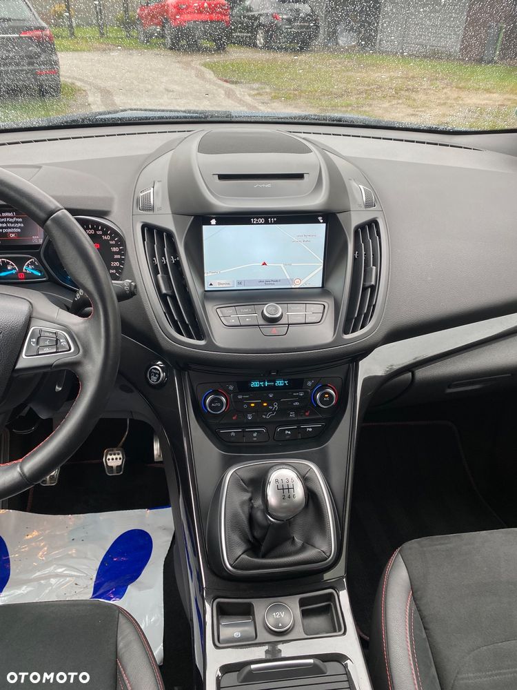 Ford Kuga 1.5 EcoBoost 2x4 ST-Line - 25