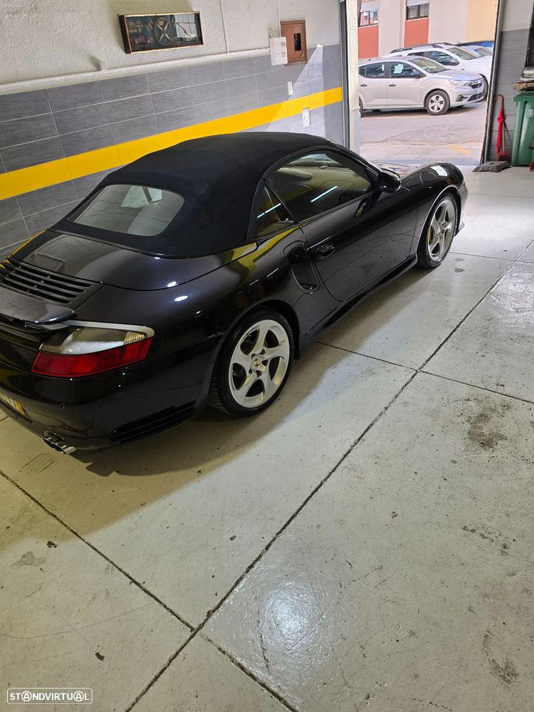 Porsche 911 Série F - 40