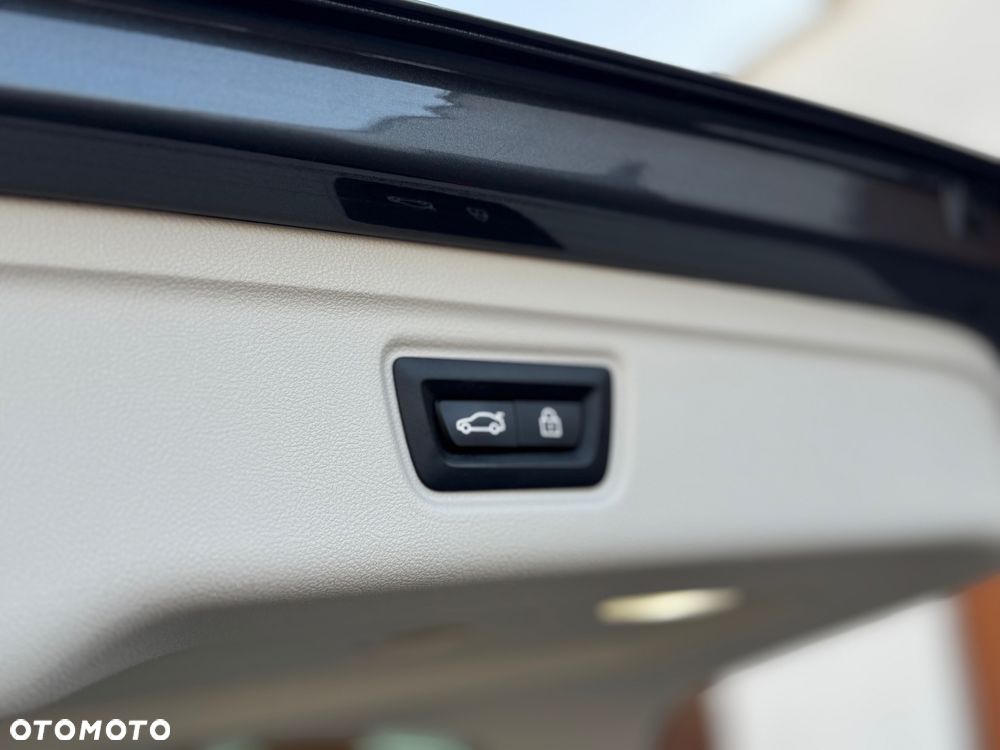 BMW Seria 3 320d Luxury Line - 36