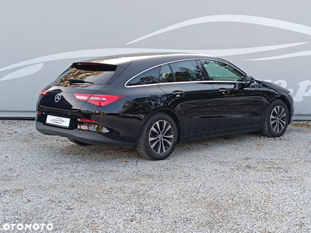 Mercedes-Benz CLA 200 d Shooting Brake - 3