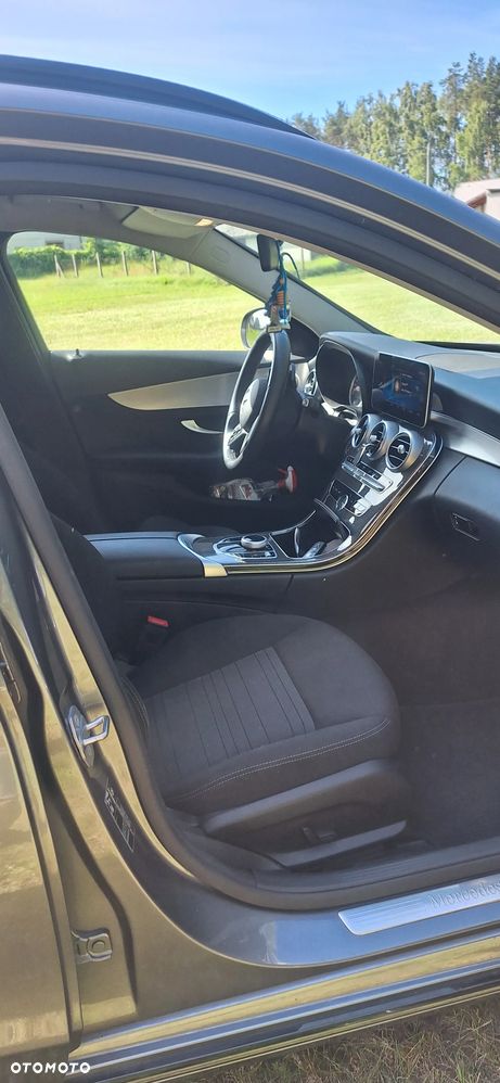 Mercedes-Benz C-Class 2019 photo 4