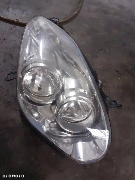 Fiat Doblo 3 III Lampa prawa uszkodzona !! przód ! Polecam, wysyłka !! - 1