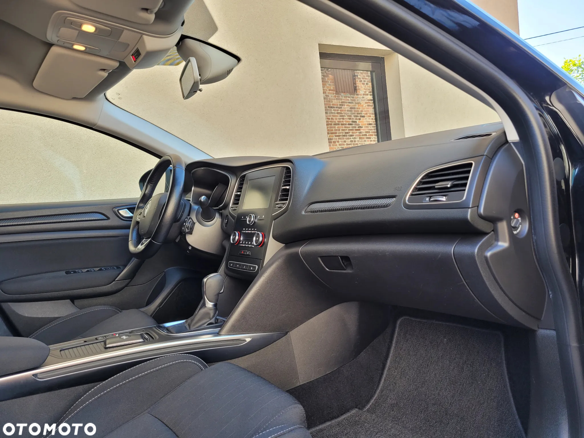 Renault Megane ENERGY TCe 140 EDC LIMITED - 17