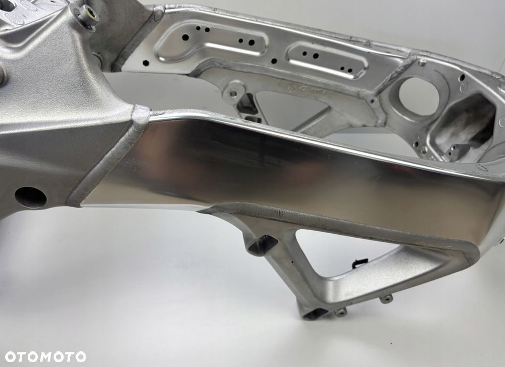 Rama z kompletem Niemieckich dokumentów do rejestracji Aprilia Tuono V4 2011-16 Oryginał - 3