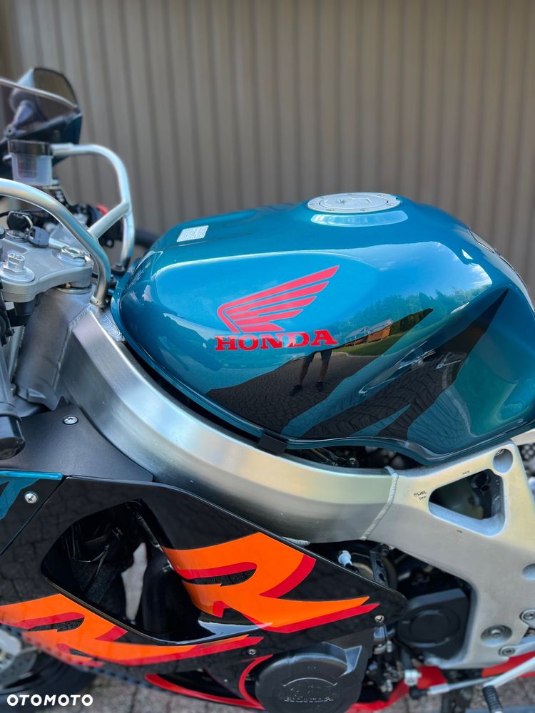 Honda CBR - 28