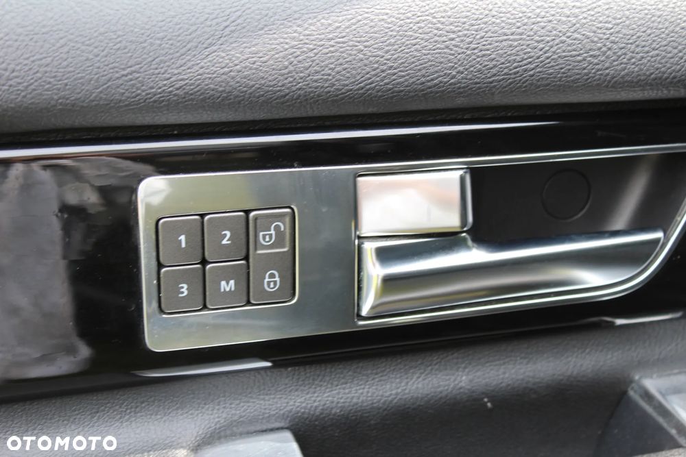 Land Rover Discovery IV 3.0 SD V6 Landmark - 12