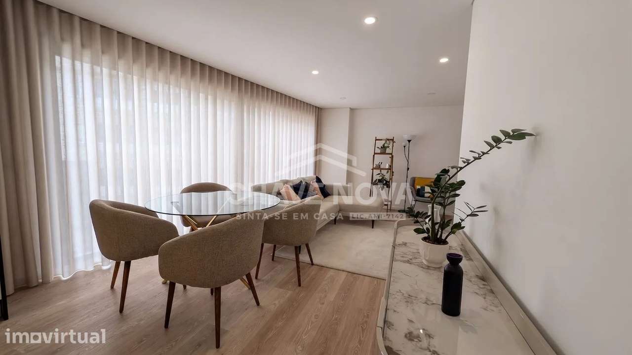 Apartamento T3 c/ Terraço (77.35m2) e Garagem Box em Mafamude - Grande imagem: 2/27