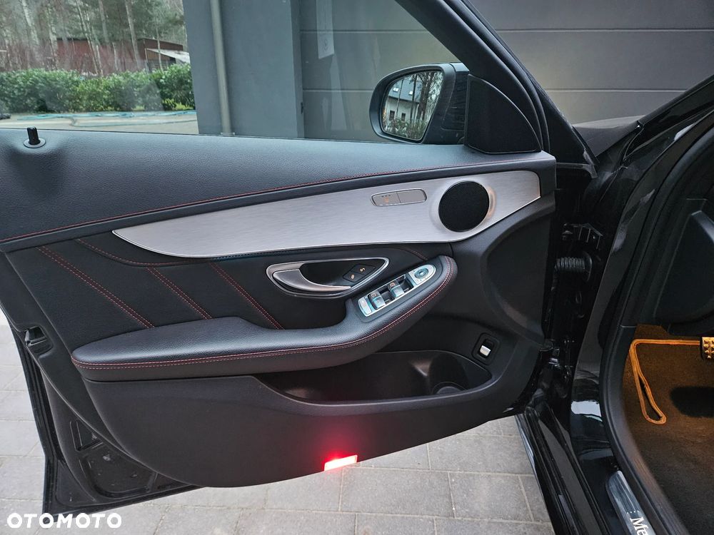 Mercedes-Benz Klasa C 450 AMG 4-Matic 7G-TRONIC - 24