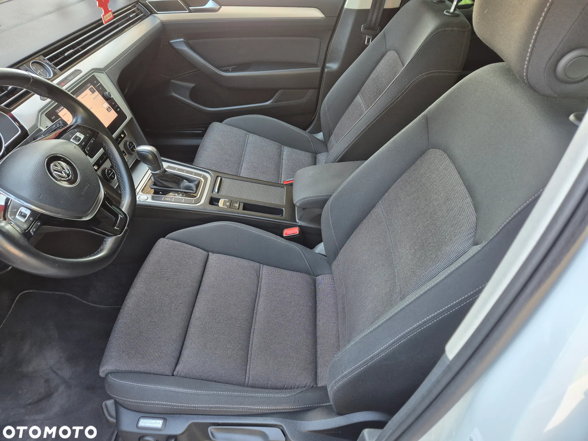 Volkswagen Passat - 17