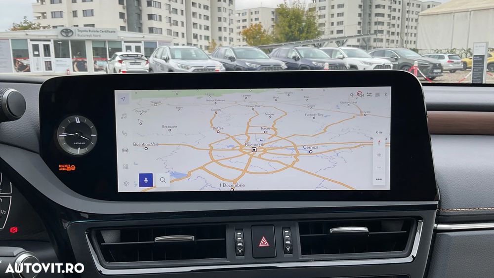 Lexus Seria ES 300h 2.5 TNGA HV 25H- 4X2 CVT Luxury - 22